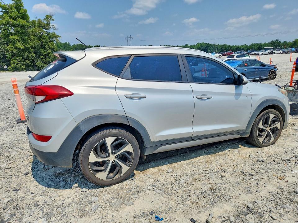 2017 HYUNDAI TUCSON SPORT — Фото 3 из 13