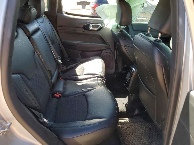 2026 JEEP COMPASS LATITUDE — Фото 11 из 13