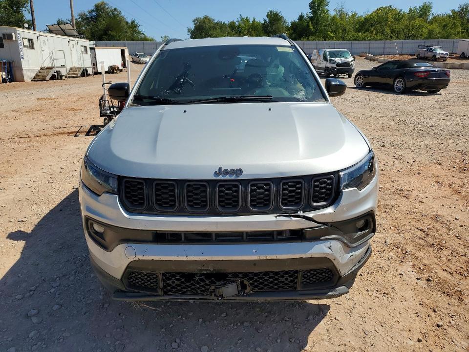 2026 JEEP COMPASS LATITUDE — Фото 5 из 13