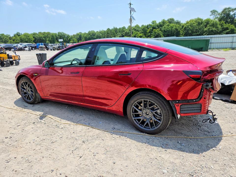 2026 TESLA MODEL 3 — Фото 2 из 13