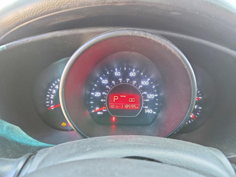 KNDJP3A59H7424744 2017 KIA SOUL photo no. 9