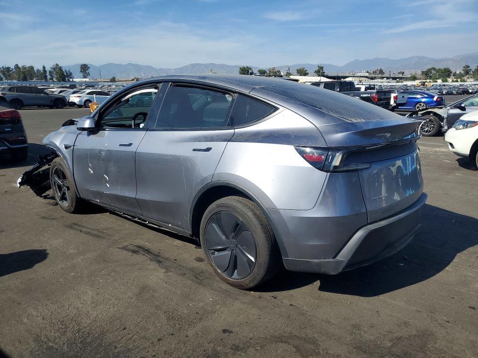 7SAYGDEE9TF332361 2026 TESLA MODEL Y photo no. 2