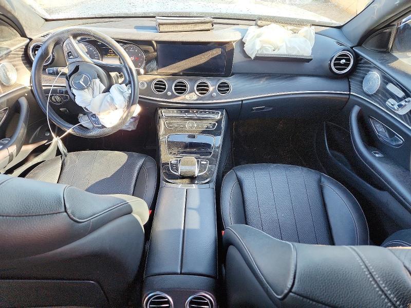 2017 MERCEDES-BENZ E 300 4MATIC — Фото 8 из 12
