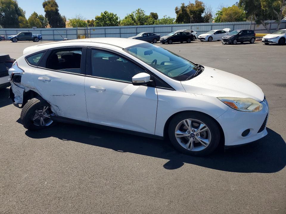 1FADP3K2XEL185781 2014 FORD FOCUS photo no. 4