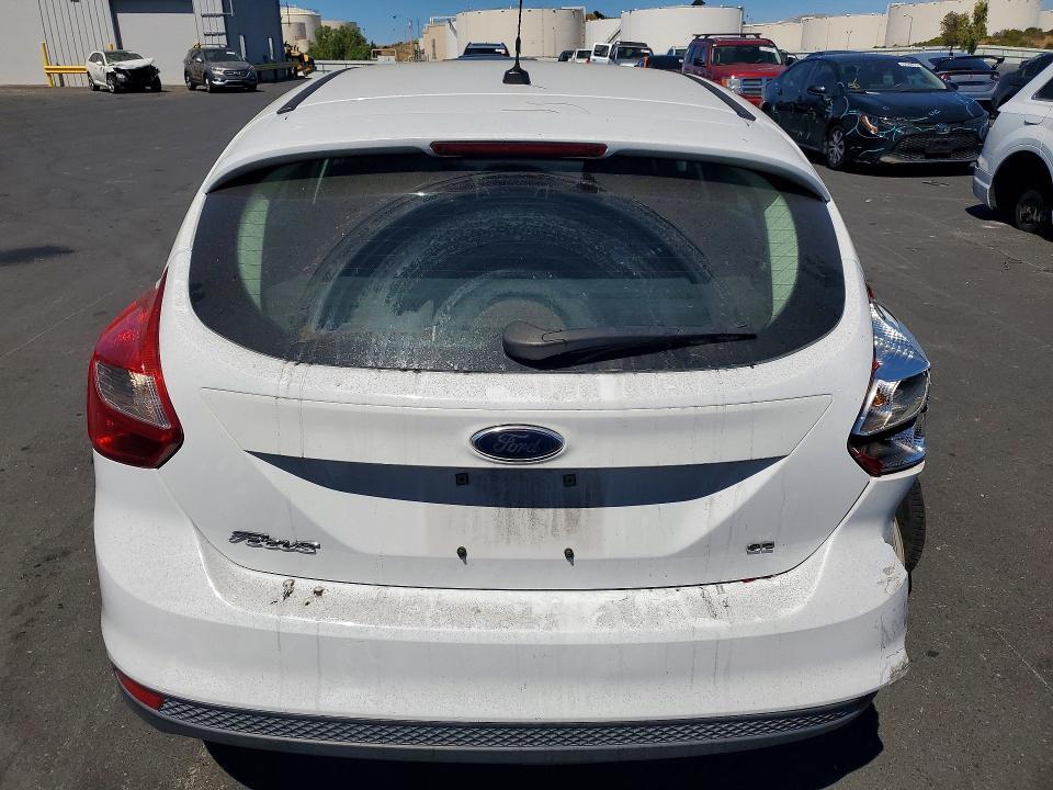 1FADP3K2XEL185781 2014 FORD FOCUS photo no. 6