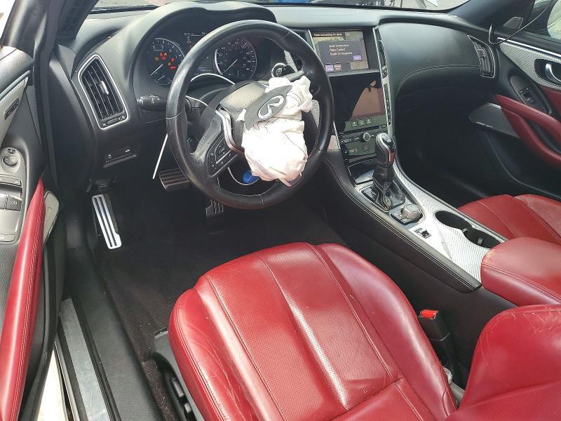 2017 INFINITI Q60 RED SPORT 400 — Фото 8 из 12