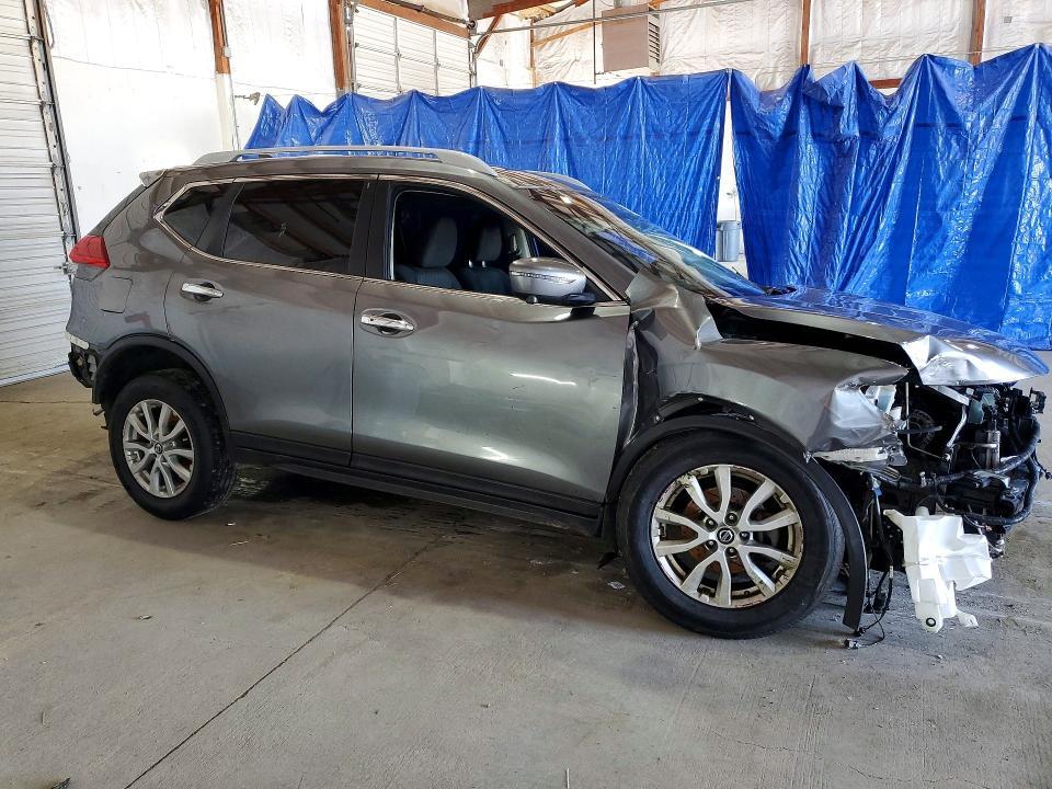 2017 NISSAN ROGUE SV — Фото 4 из 13