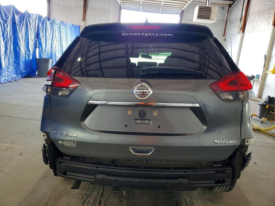 2017 NISSAN ROGUE SV — Фото 6 из 13