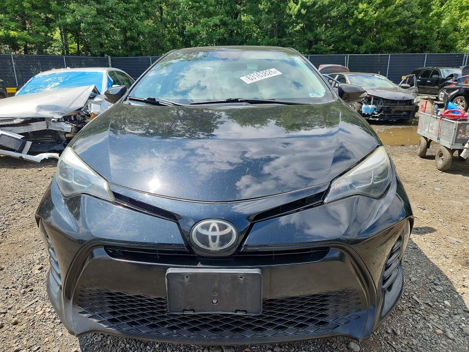 2017 TOYOTA COROLLA SE — Фото 5 из 12