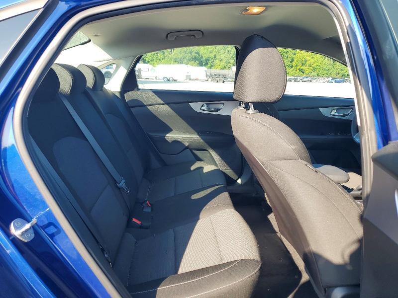 2022 KIA FORTE LXS — Фото 10 из 12