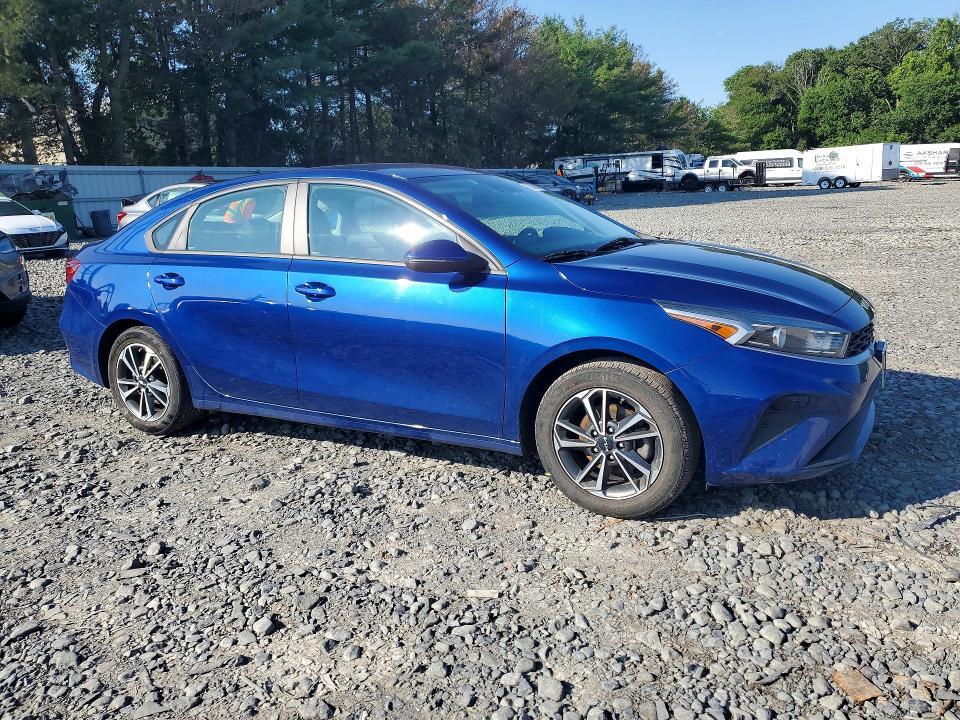 2022 KIA FORTE LXS — Фото 4 из 12