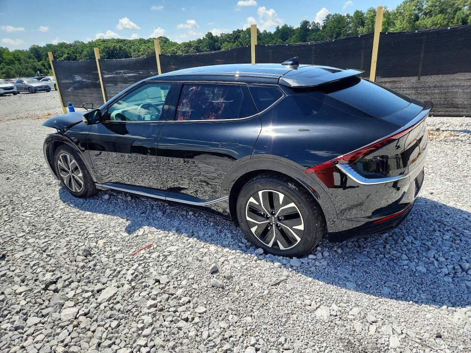 2022 KIA EV6 WIND — Фото 2 из 12