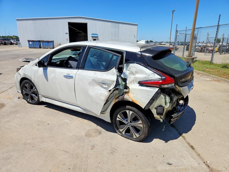 2022 NISSAN LEAF — Фото 2 из 12