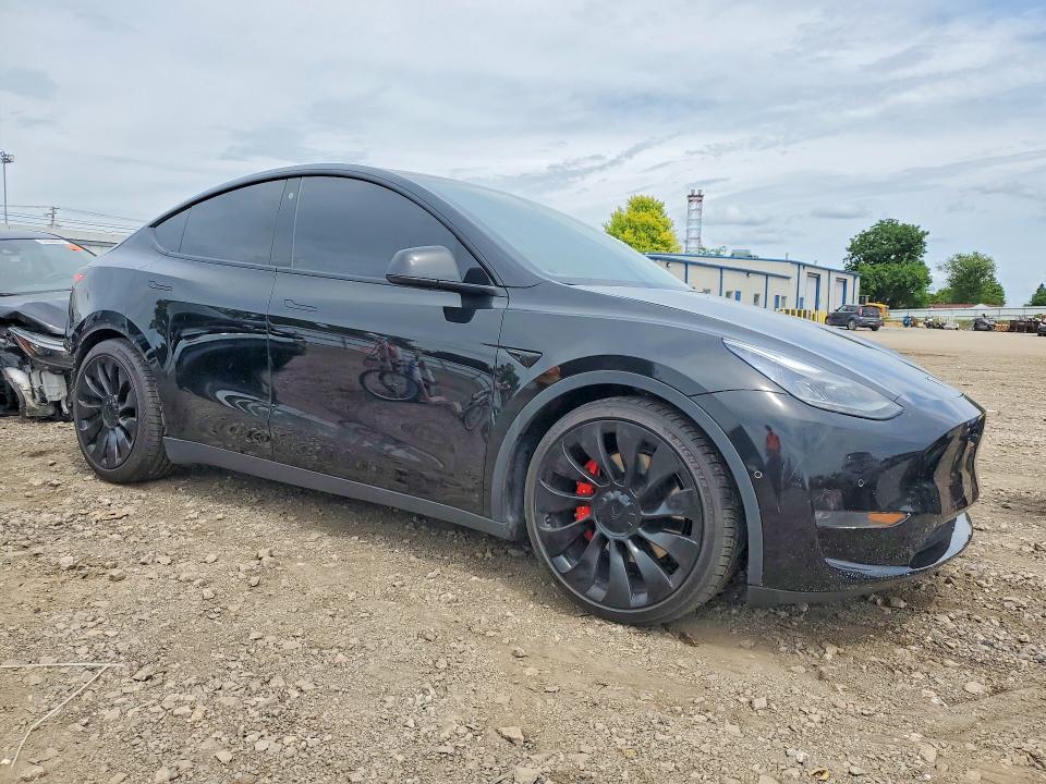 2022 TESLA MODEL Y — Фото 4 из 12