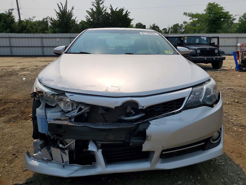 2014 TOYOTA CAMRY SE — Фото 5 из 12