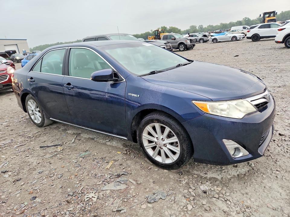 2014 TOYOTA CAMRY HYBRID XLE — Фото 4 из 12