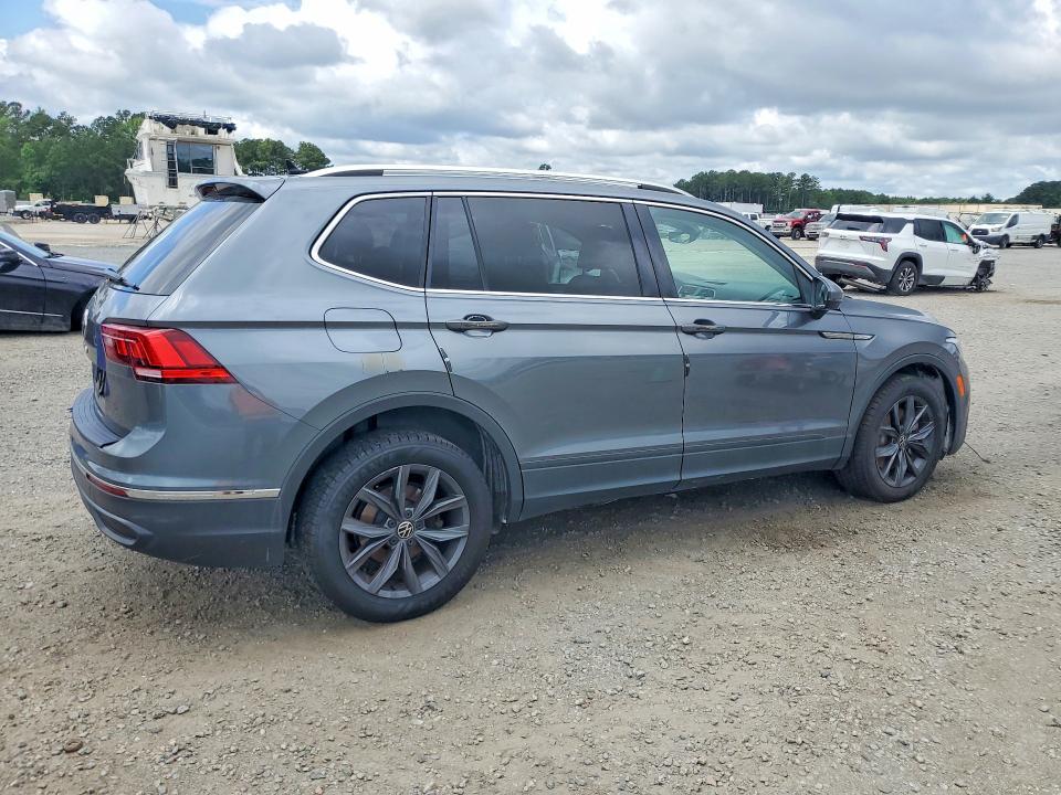 2022 VOLKSWAGEN TIGUAN SE — Фото 3 из 13