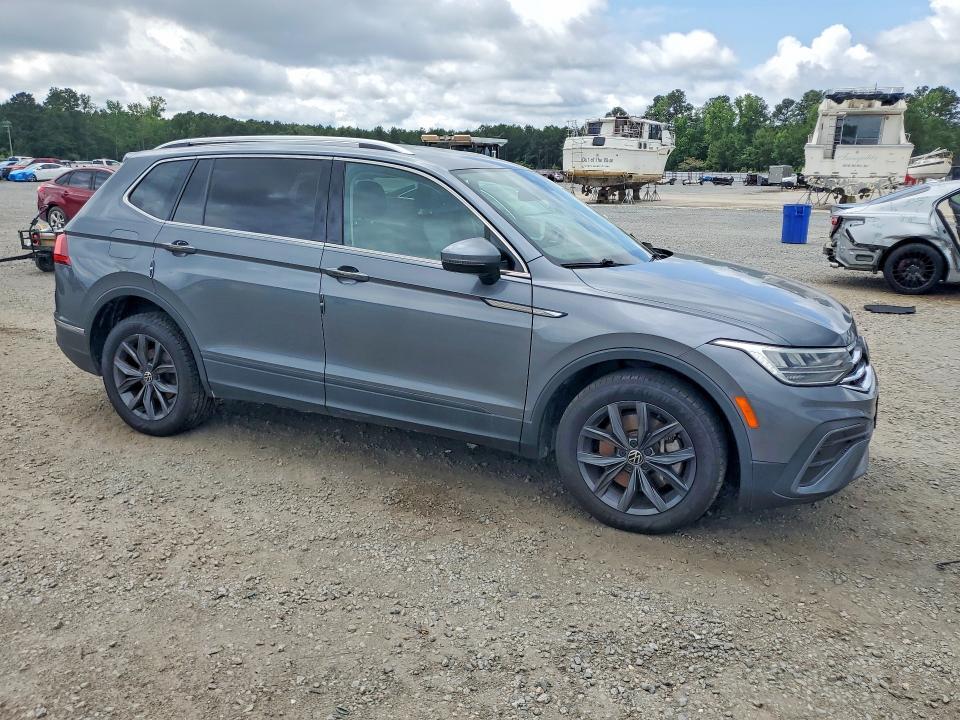 2022 VOLKSWAGEN TIGUAN SE — Фото 4 из 13