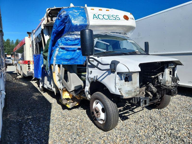 1FDFE4FS7JDC37313 2018 FORD ECONOLINE photo no. 1
