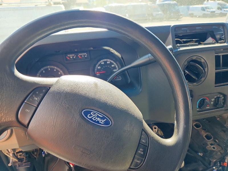 1FDFE4FS7JDC37313 2018 FORD ECONOLINE photo no. 8