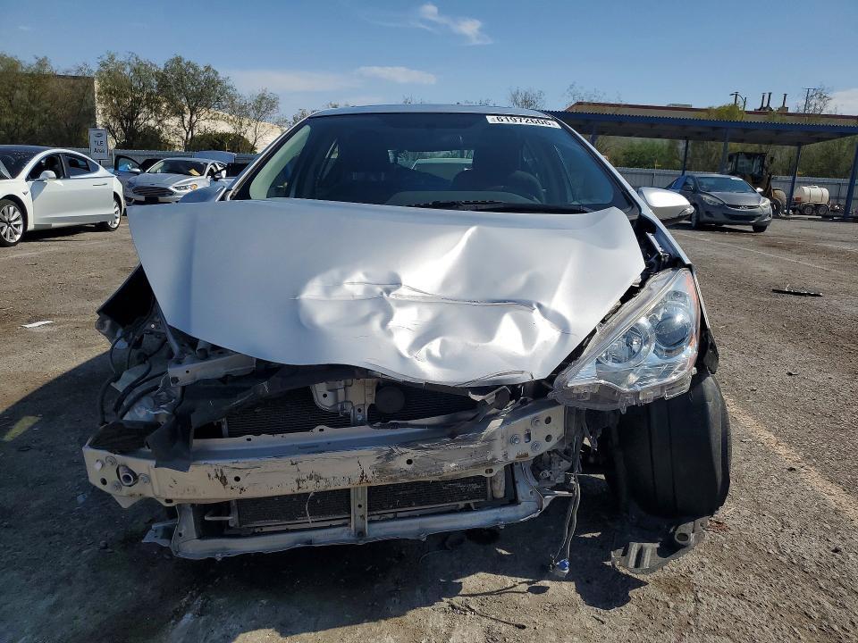 2014 TOYOTA PRIUS C THREE — Фото 5 из 13