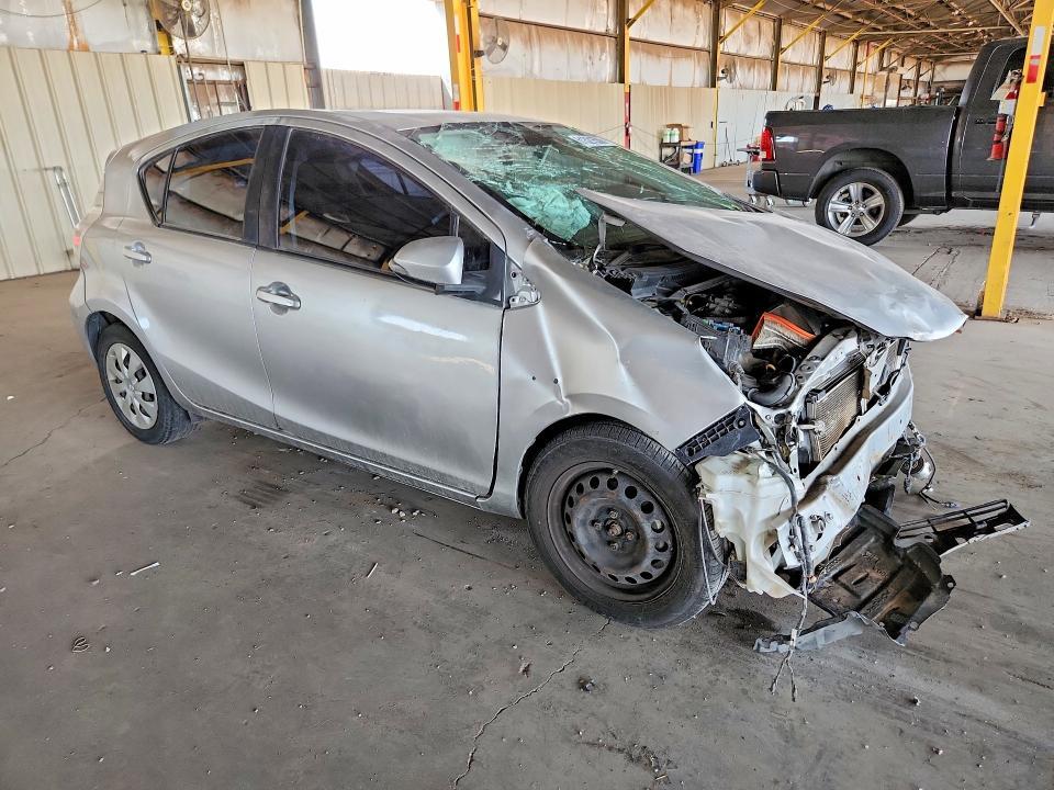 JTDKDTB3XE1558896 2014 TOYOTA PRIUS C photo no. 4
