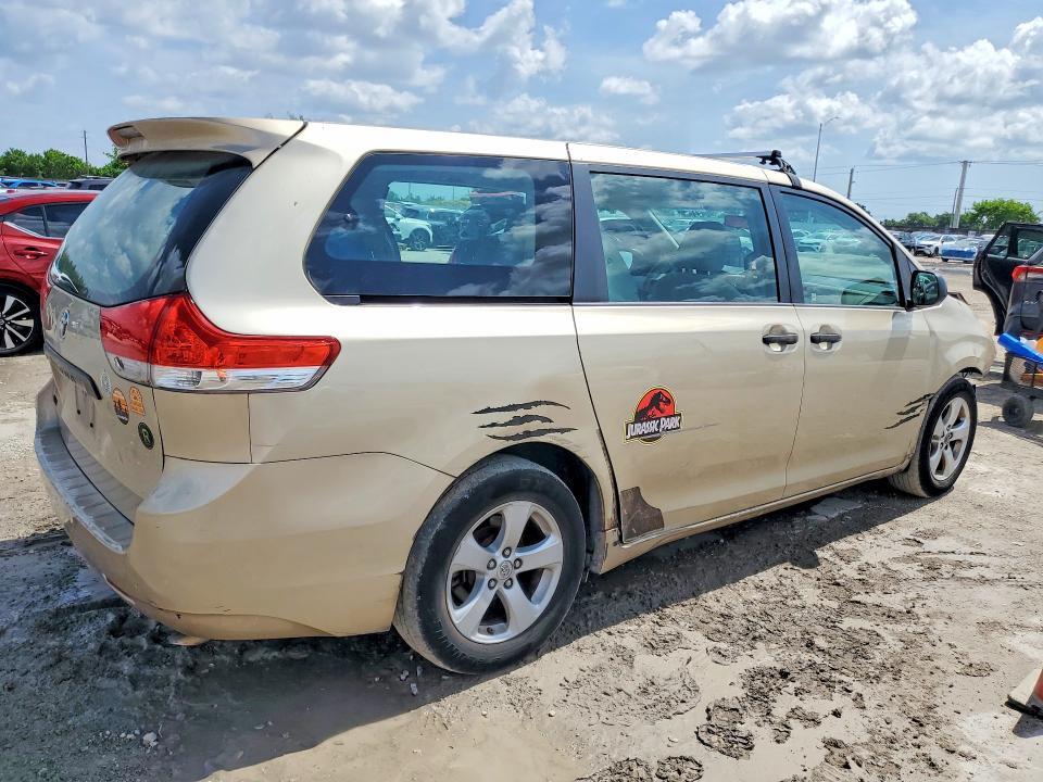 5TDZK3DCXES470225 2014 TOYOTA SIENNA photo no. 3