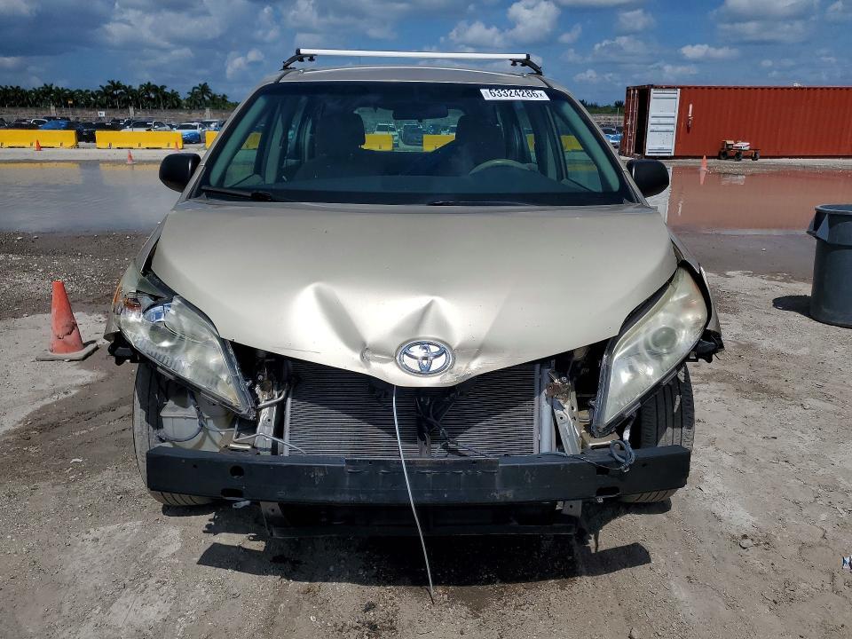 5TDZK3DCXES470225 2014 TOYOTA SIENNA photo no. 5