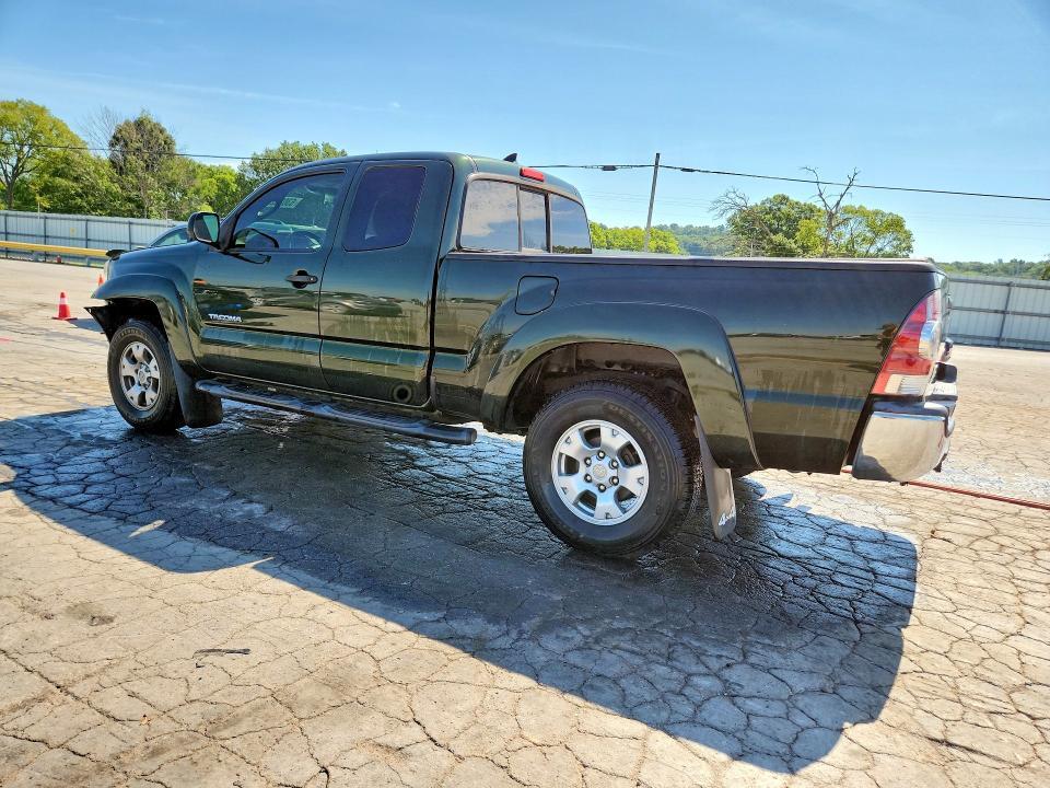 2014 TOYOTA TACOMA V6 — Фото 2 из 12