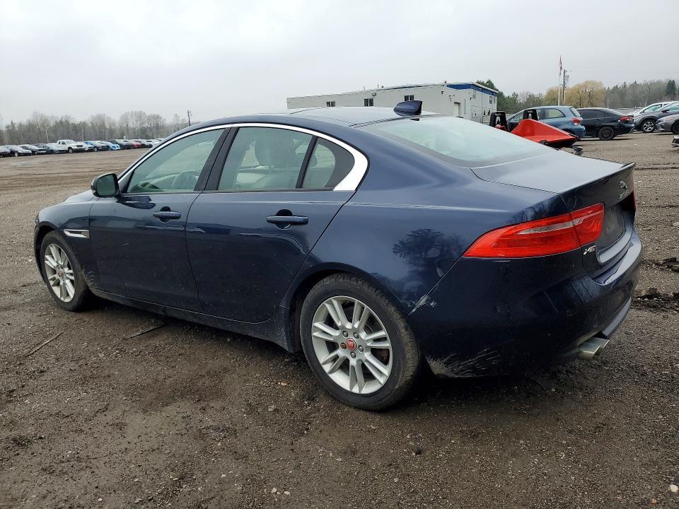 2017 JAGUAR XE PREMIUM — Фото 2 из 12