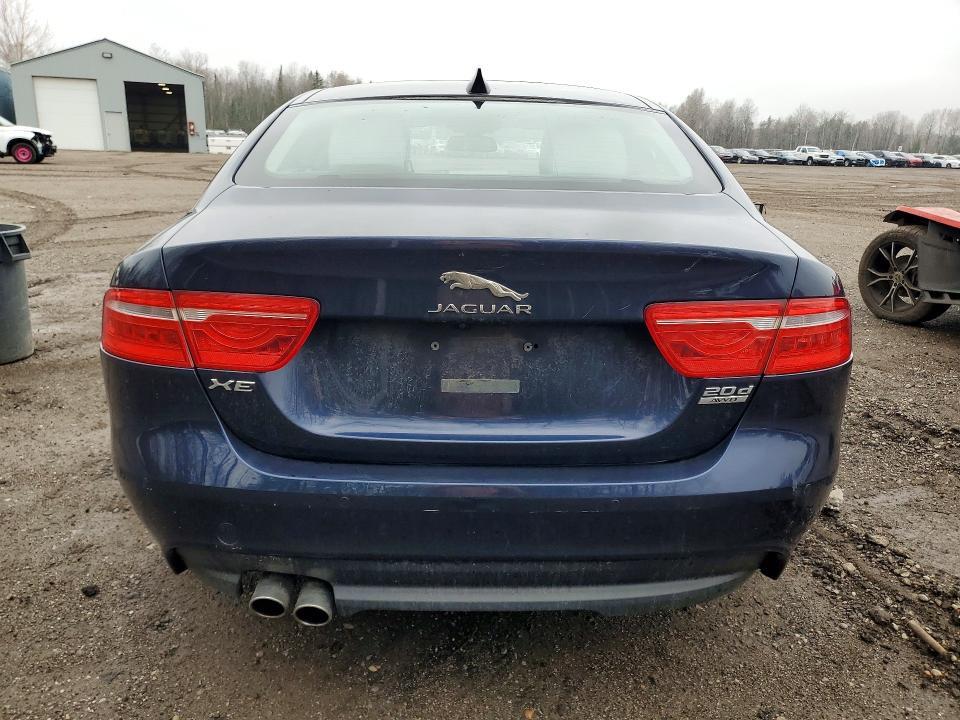 2017 JAGUAR XE PREMIUM — Фото 6 из 12