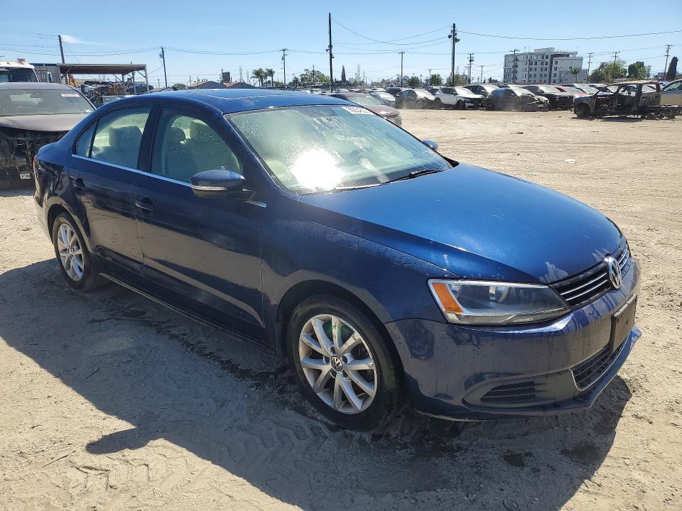 2014 VOLKSWAGEN JETTA SE — Фото 4 из 12