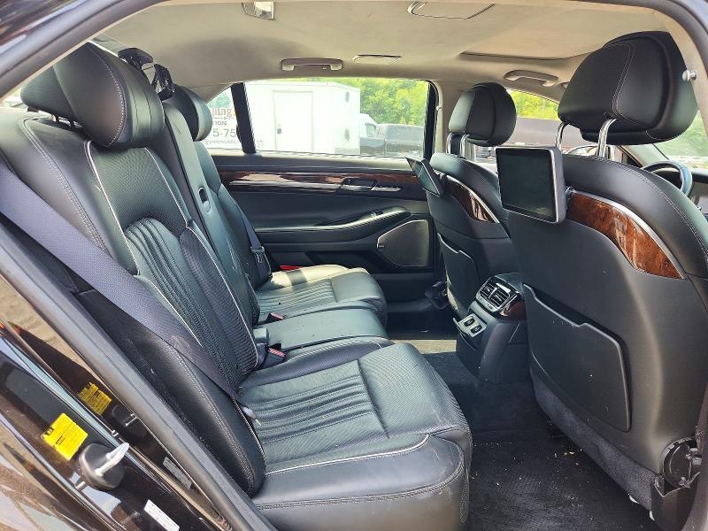 2018 GENESIS G90 ULTIMATE — Фото 10 из 12