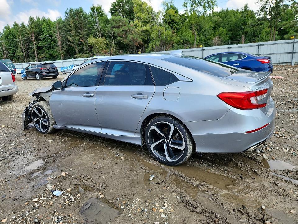1HGCV1F30JA245013 2018 HONDA ACCORD photo no. 2