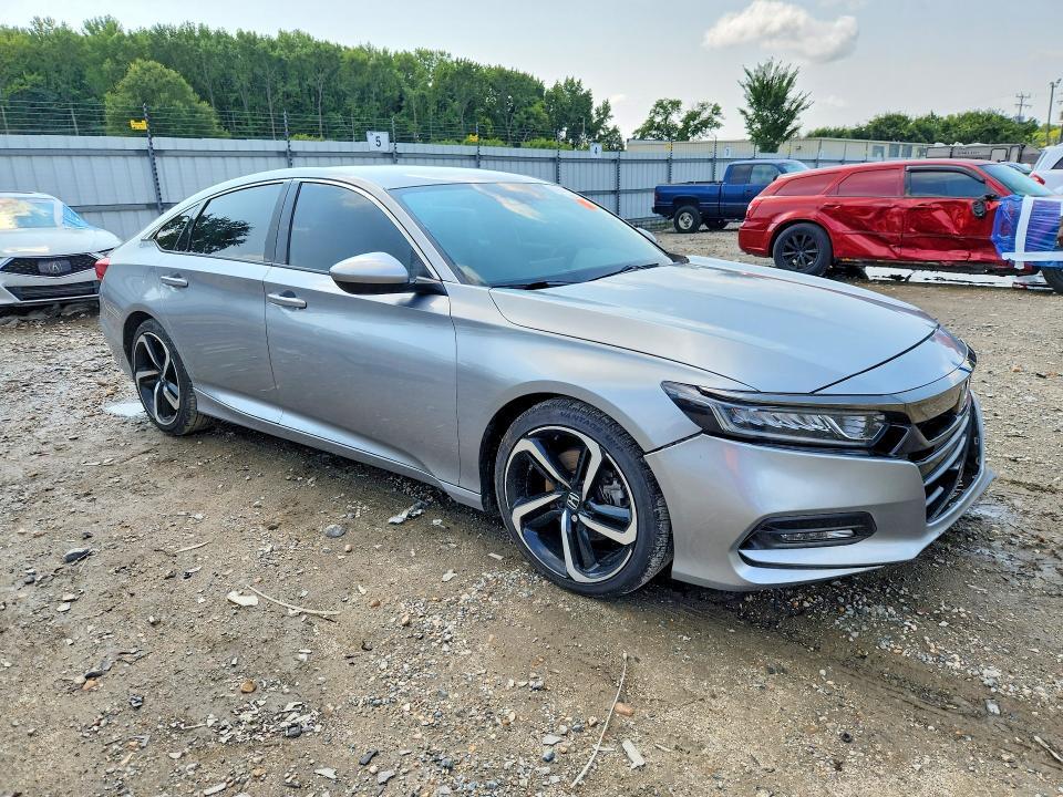 1HGCV1F30JA245013 2018 HONDA ACCORD photo no. 4