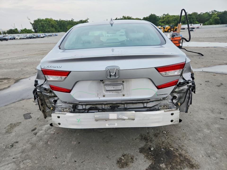 2018 HONDA ACCORD TOURING — Фото 6 из 13