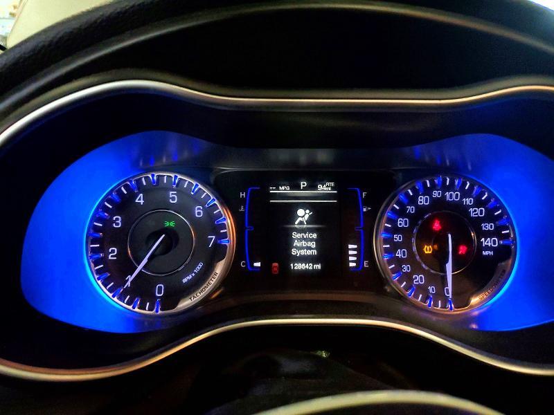 2015 CHRYSLER 200 LIMITED — Фото 9 из 12