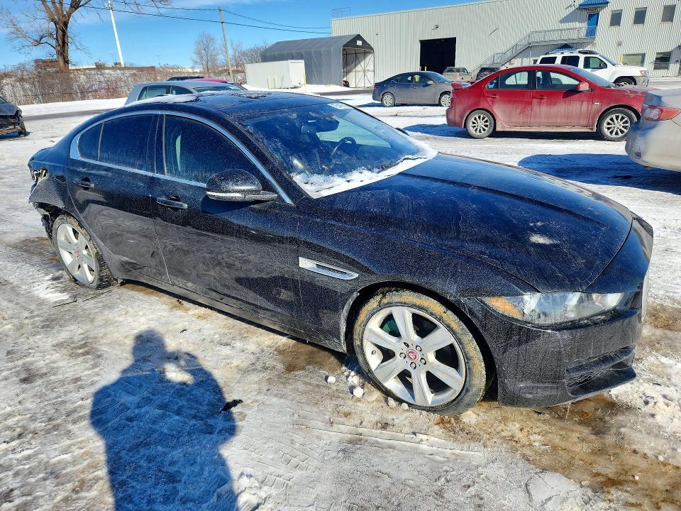 2018 JAGUAR XE PRESTIGE — Фото 4 из 12
