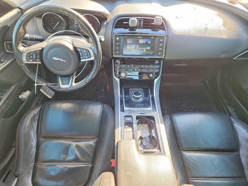2018 JAGUAR XE PRESTIGE — Фото 8 из 12