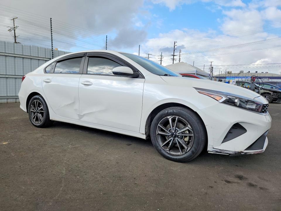3KPF24AD9PE617587 2023 KIA FORTE photo no. 4