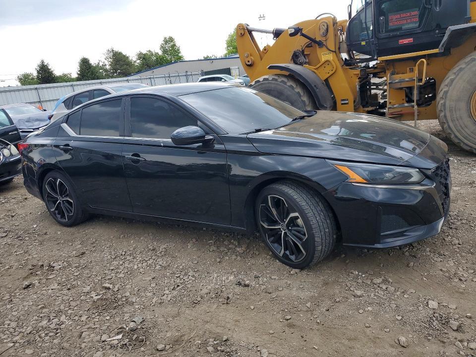 2023 NISSAN ALTIMA SR — Фото 4 из 12
