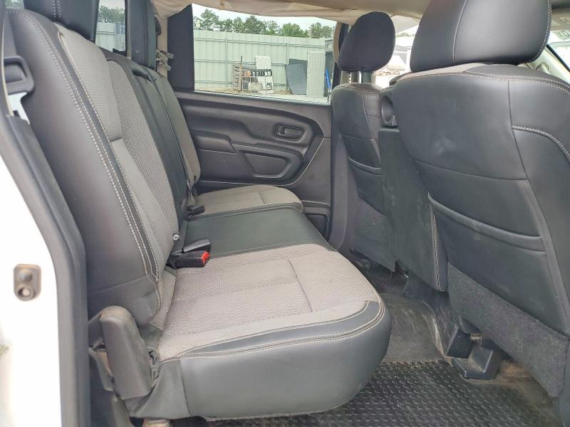 2018 NISSAN TITAN S — Фото 10 из 12