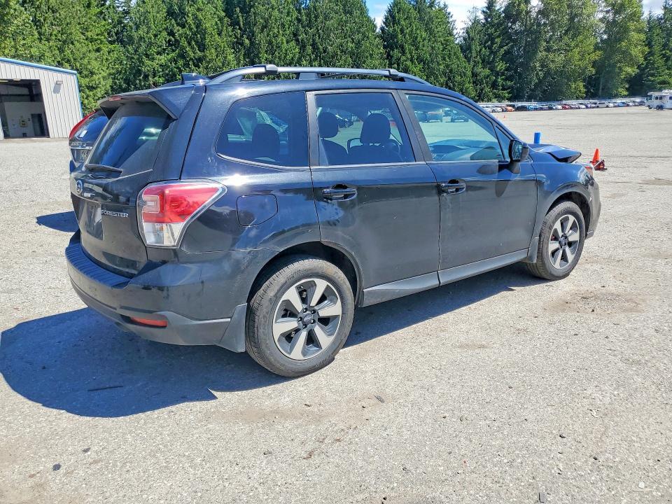 JF2SJAGC0JH544921 2018 SUBARU FORESTER photo no. 3