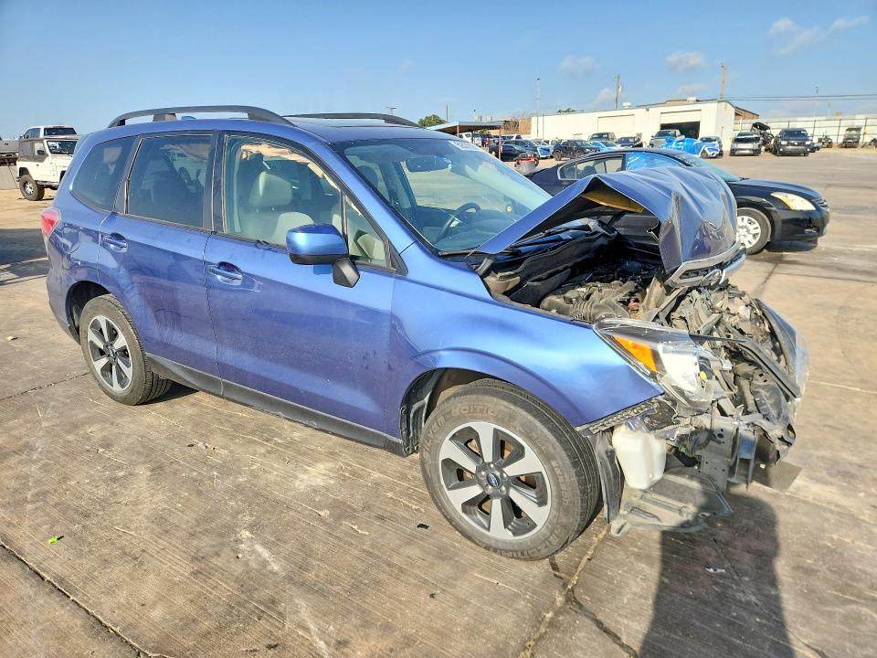 JF2SJAECXJH449561 2018 SUBARU FORESTER photo no. 4