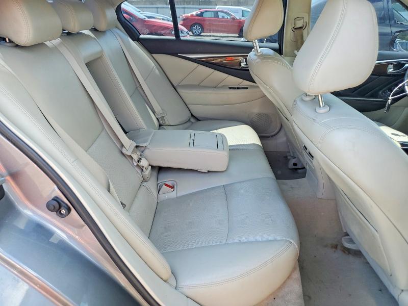 2015 INFINITI Q50 PREMIUM — Фото 10 из 12