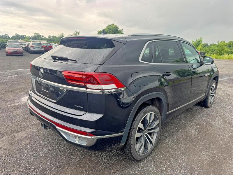 2023 VOLKSWAGEN ATLAS CROSS SPORT SEL PREMIUM R-LINE — Фото 3 из 13