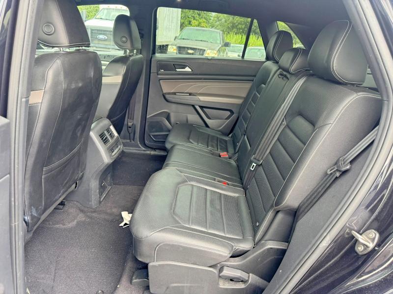 2023 VOLKSWAGEN ATLAS CROSS SPORT SEL PREMIUM R-LINE — Фото 9 из 13
