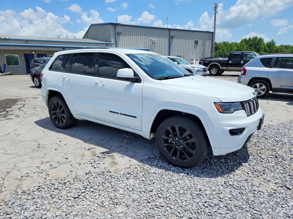 2017 JEEP GRAND CHEROKEE LAREDO — Фото 4 из 13