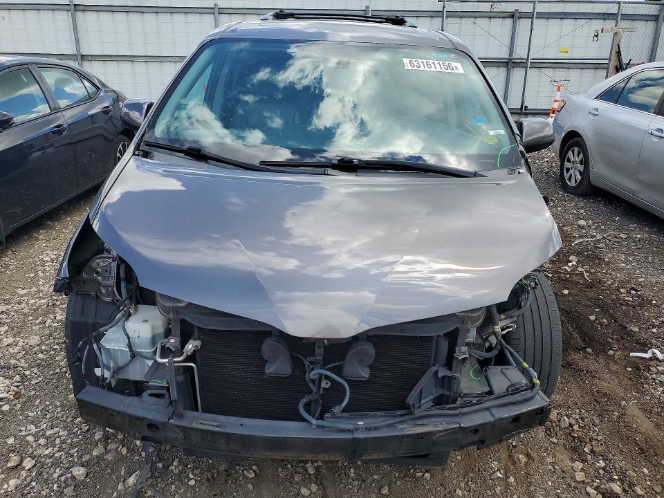 2018 TOYOTA SIENNA SE PREMIUM 8-PASSENGER — Фото 5 из 13