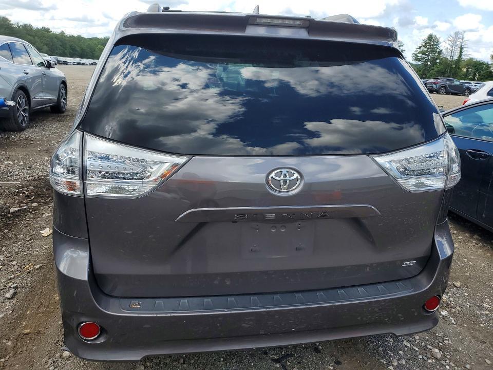2018 TOYOTA SIENNA SE PREMIUM 8-PASSENGER — Фото 6 из 13